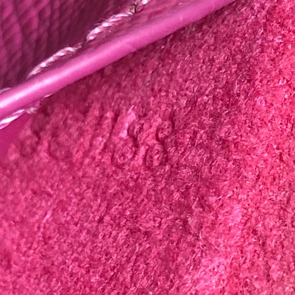 Louis Vuitton Monogram iPhone X Folio - Picture 15 of 15